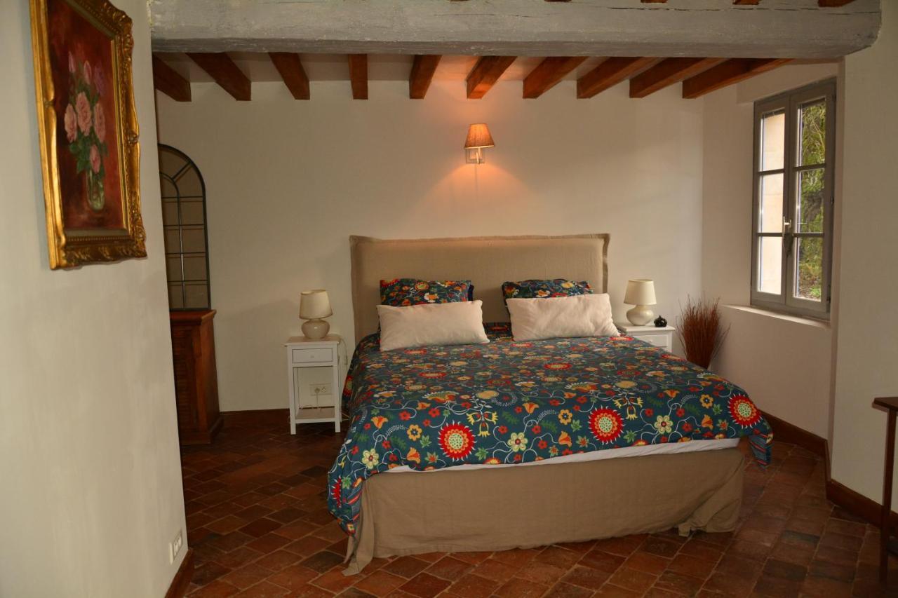 Le Vieux Saule Hotel Saints-en-Puisaye Buitenkant foto